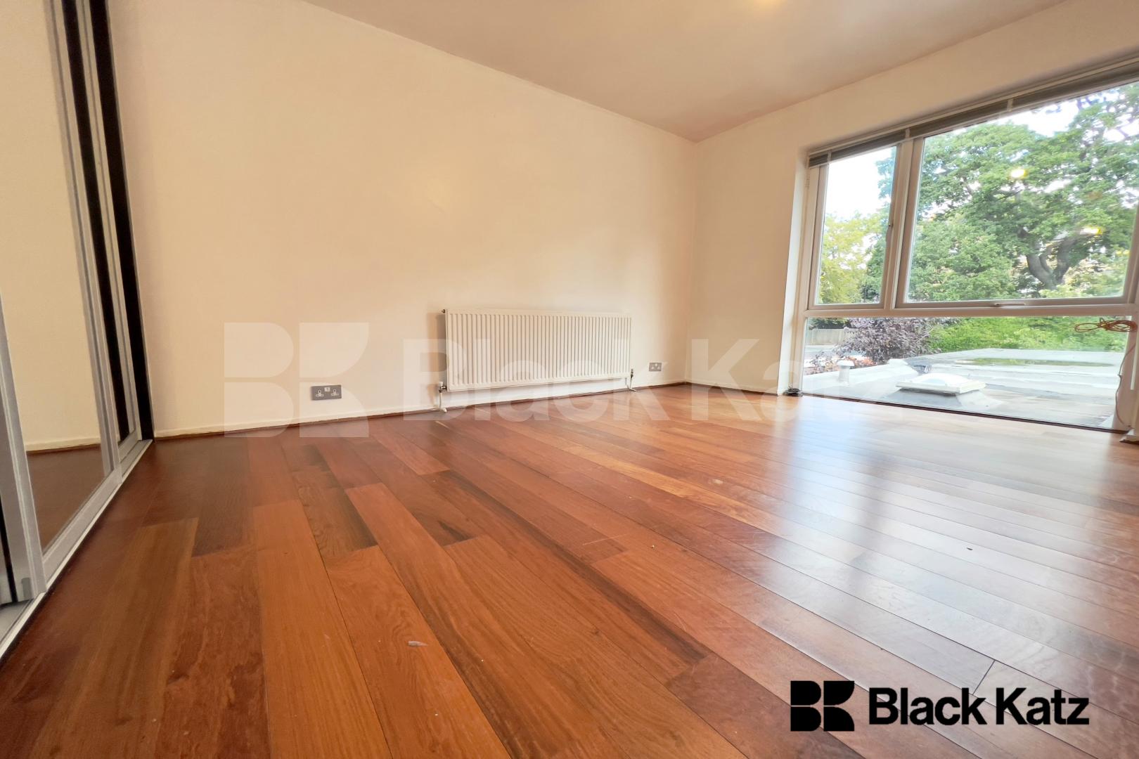 Superb 4 Bed with over 2050 Sq. Ft. of living & entertaining space Rockwell Gardens , Dulwich / Crystal Palace / Gipsy Hill Borders